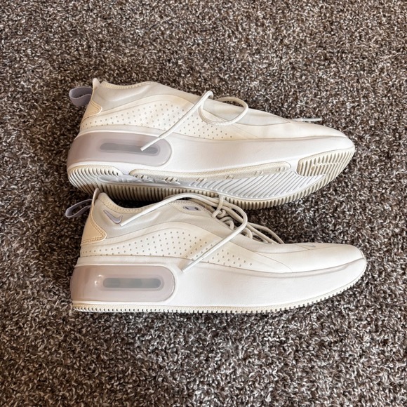 Nike Womens Air Max Dia Summit White Oxygen Purple White Running Athletic Shoe 8 - Picture 4 of 8